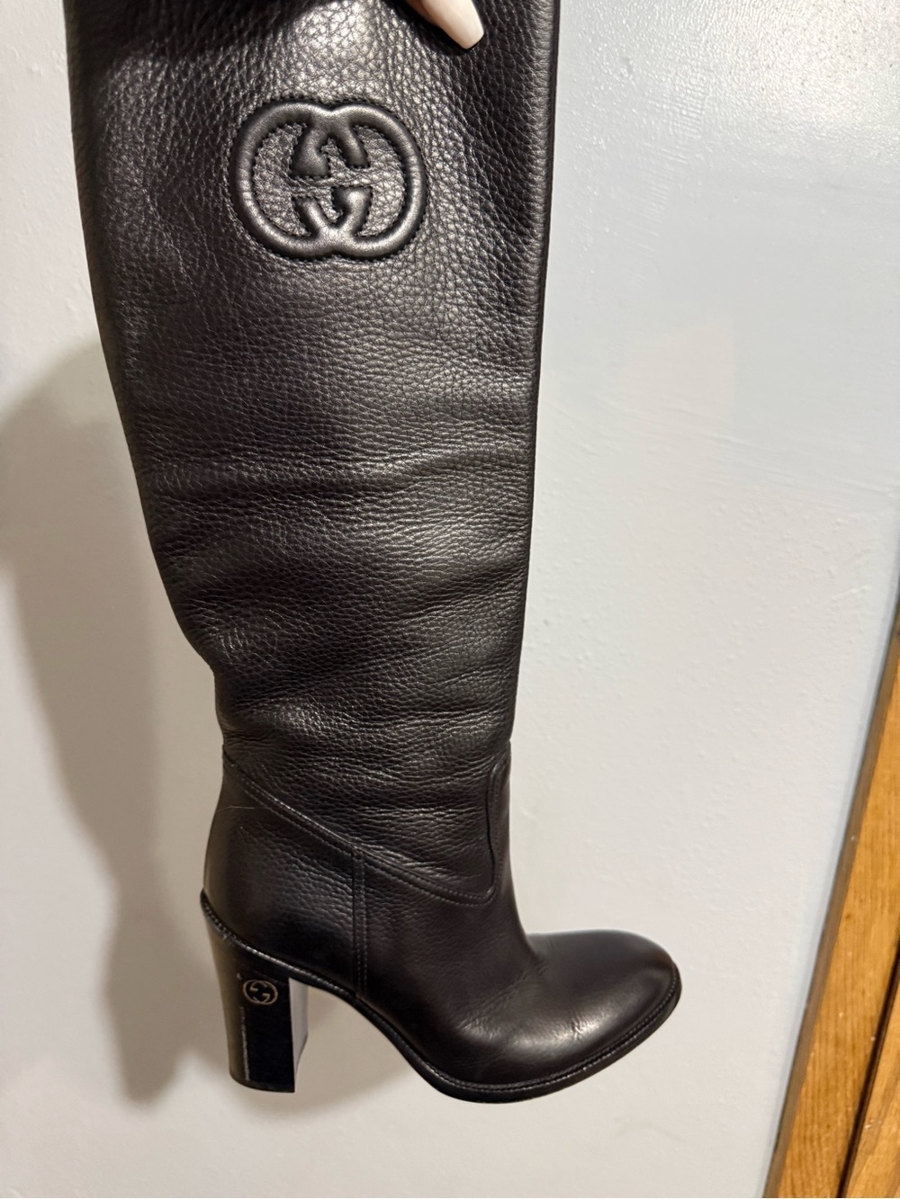 Gucci Black Leather Knee-High Logo Boots - Picture 7 of 8